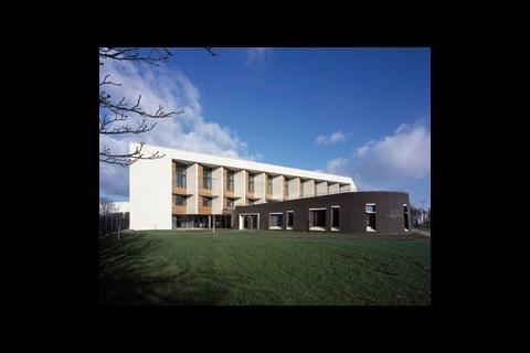 The three-storey extension and projecting ground-floor seminar rooms